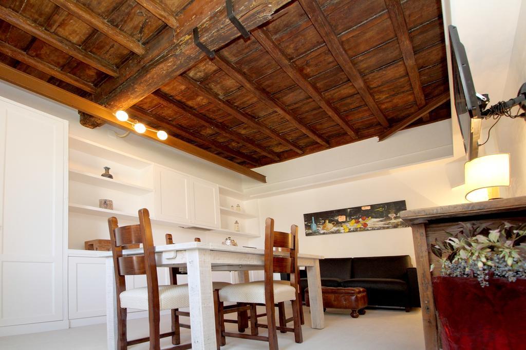 Lhp Suite Roma Trastevere Szoba fotó